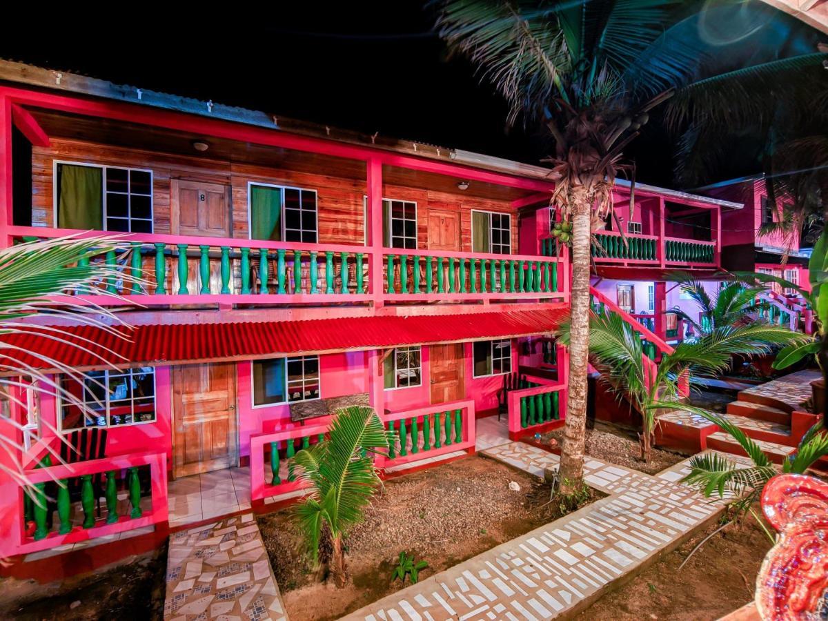 Las Palmeras Oceanview Hotel And Dive Center Little Corn Island Exterior photo