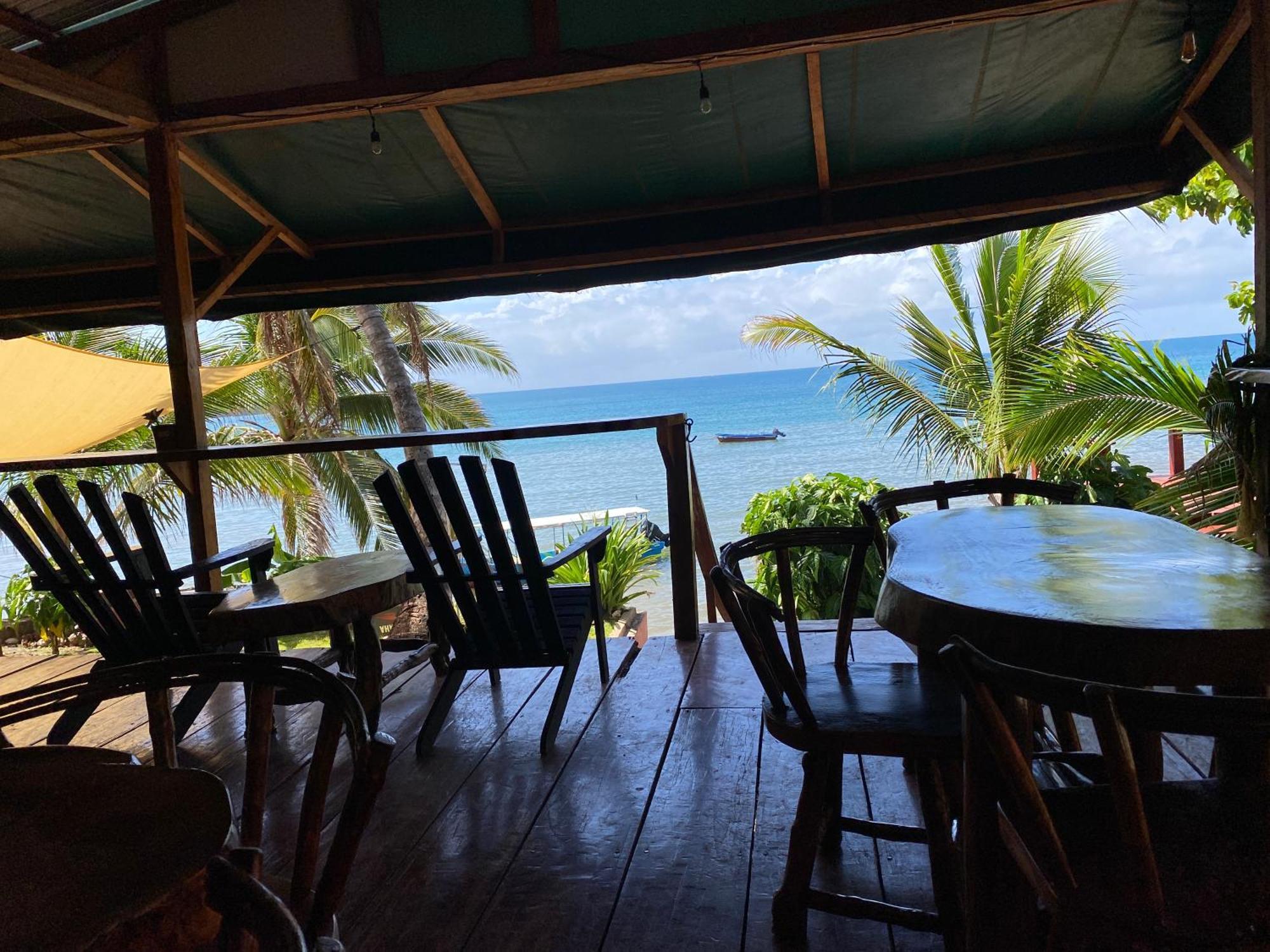 Las Palmeras Oceanview Hotel And Dive Center Little Corn Island Exterior photo